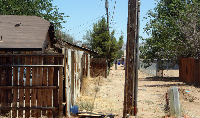 20237 Zuni Rd in Apple Valley, CA - Building Photo - Building Photo