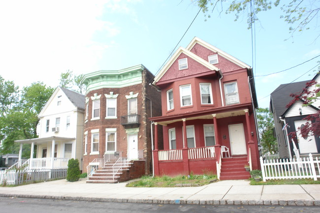 91 Madison Ave in Perth Amboy, NJ - Foto de edificio - Building Photo