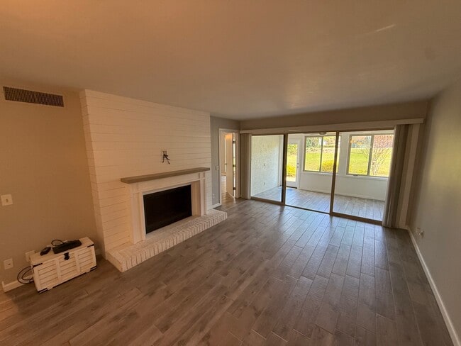 4300 Bay Point Rd in Panama City Beach, FL - Building Photo - Building Photo