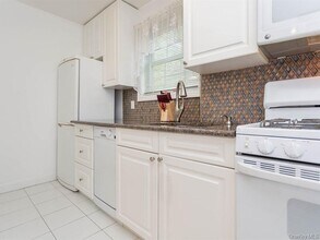 67-51 223rd Pl in Queens, NY - Building Photo - Building Photo