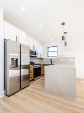 3216 W Polk St in Chicago, IL - Building Photo - Building Photo