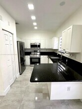 9285 SW 220th Ter in Cutler Bay, FL - Building Photo - Building Photo