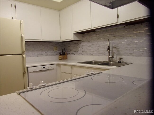 property at 2400 Forest Dr