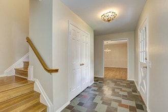 8804 Falls Chapel Way in Potomac, MD - Building Photo - Building Photo