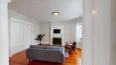 40 Hewins St in Boston, MA - Building Photo - Building Photo