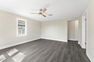 3457 50th Ave N in St. Petersburg, FL - Building Photo - Building Photo