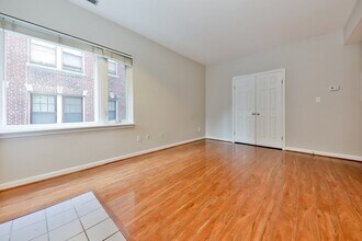 110 Strathmore Rd, Unit 204 in Boston, MA - Building Photo - Building Photo