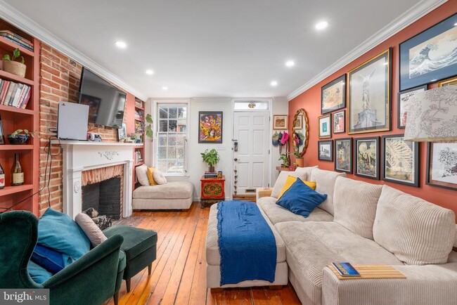 property at 1005 Light St