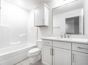 2671 SW Livingston Square in Bentonville, AR - Building Photo - Building Photo