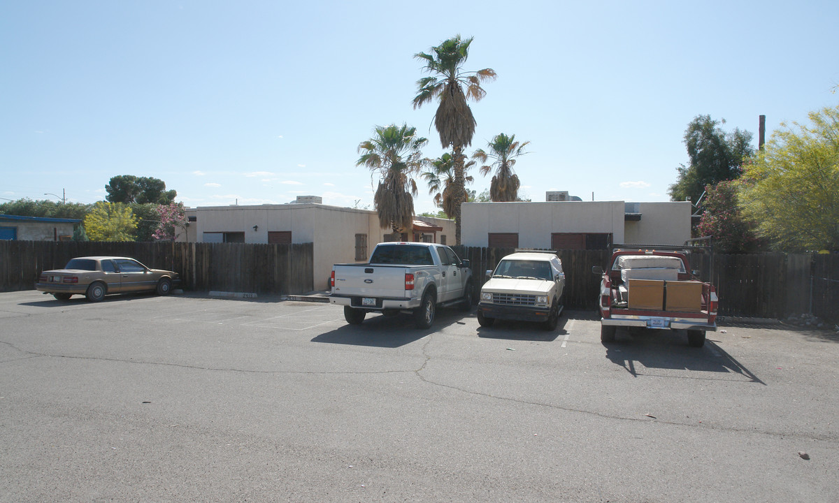 2431-2437 N Fontana Ave in Tucson, AZ - Building Photo