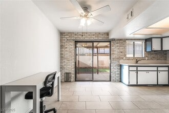 5247 Lisagayle Ct in Las Vegas, NV - Building Photo - Building Photo