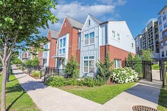 607 Lenore St in Nashville, TN - Foto de edificio - Building Photo