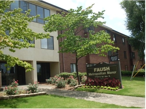 Faush Metropolitan Manor in Birmingham, AL - Foto de edificio