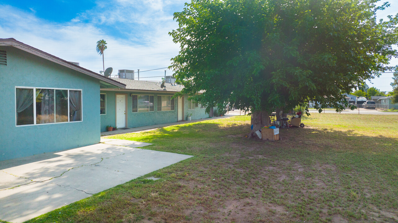 2519 S Rowell Ave in Fresno, CA - Building Photo