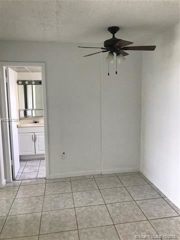 9460 Fontainebleau Blvd-Unit -433 in Miami, FL - Building Photo