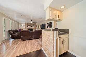715 Marne Ln in Houston, TX - Building Photo - Building Photo