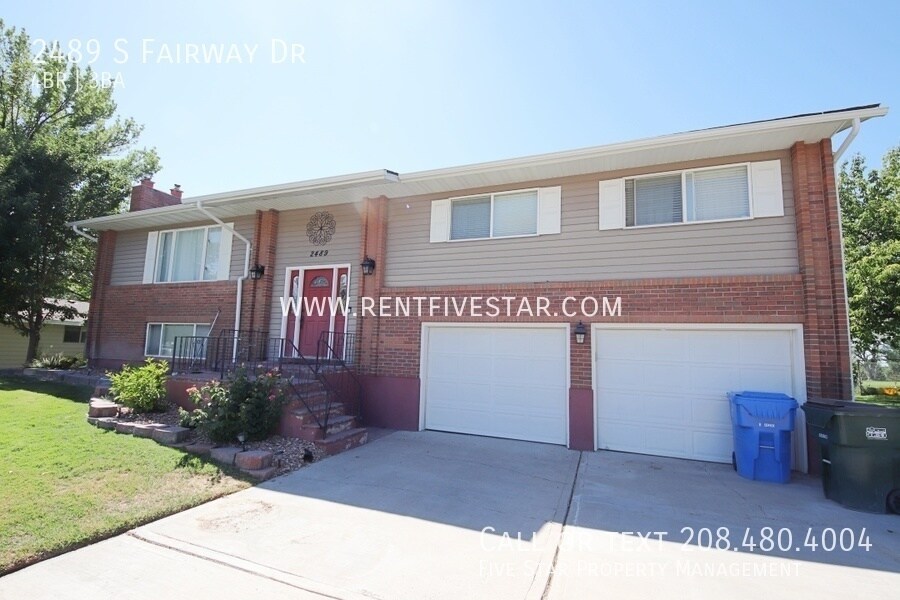 2489 S Fairway Dr in Pocatello, ID - Building Photo