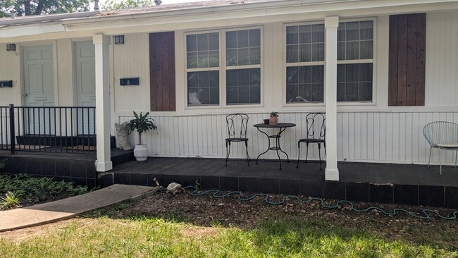 property at 2211 Stamford Ln