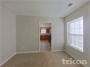 5506 Linda Vista Ln in Charlotte, NC - Foto de edificio - Building Photo