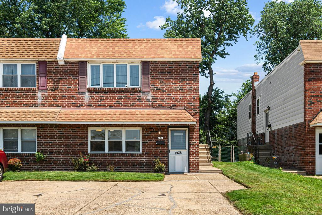 707 Red Lion Rd in Philadelphia, PA - Building Photo