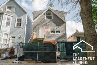 3131 N Monticello Ave, Unit CH1 in Chicago, IL - Foto de edificio - Building Photo
