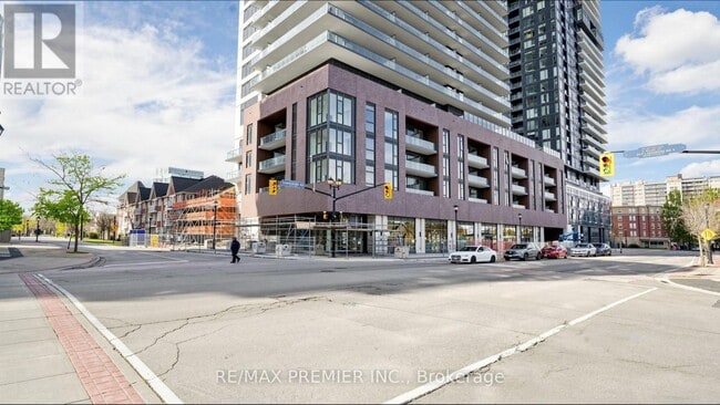 property at 2075 Lakeshore Rd.