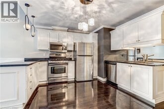 66 Harris Ave in Brantford, ON - Building Photo - Building Photo