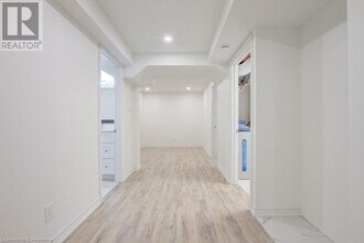80 Laurendale Ave in Hamilton, ON - Building Photo - Building Photo