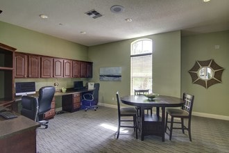 Bermuda Estates at Ormond Beach in Ormond Beach, FL - Foto de edificio - Building Photo