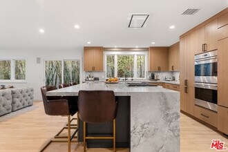 3355 Alana Dr in Los Angeles, CA - Building Photo - Building Photo