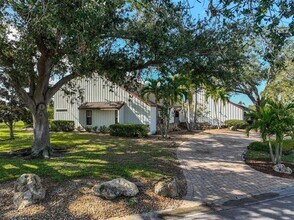 3970 Prairie Dunes Dr in Sarasota, FL - Building Photo - Building Photo