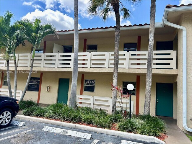 3282 NW 102nd Terrace in Coral Springs, FL - Building Photo - Building Photo