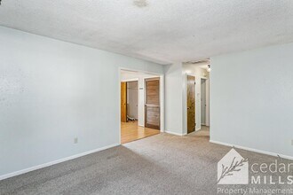 2046 S Gold St in Wichita, KS - Foto de edificio - Building Photo