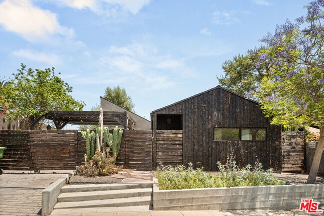 property at 485 Canyon Vista Dr