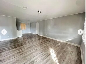 128 W Northside Dr in Jackson, MS - Building Photo - Building Photo