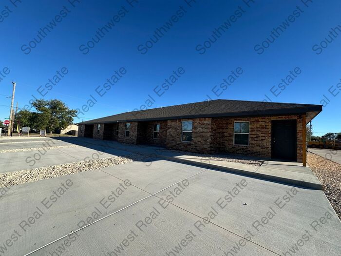 1504 S Avenue G in Portales, NM - Building Photo