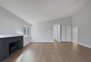 25443 Vía Labrada in Santa Clarita, CA - Foto de edificio - Building Photo