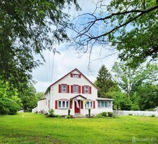 183 Milltown Rd in Bridgewater, NJ - Building Photo