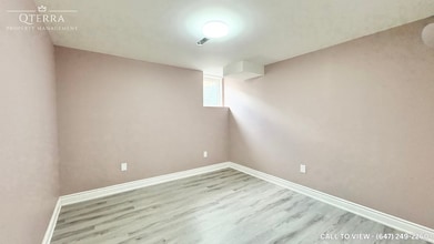 547 Windfields Farm Dr W in Oshawa, ON - Building Photo - Building Photo