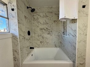 100 Shady Oaks Ln in Somerville, TX - Building Photo - Building Photo