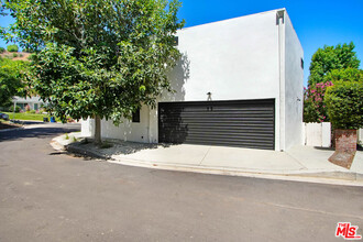 4166 Crisp Canyon Rd in Los Angeles, CA - Building Photo - Building Photo