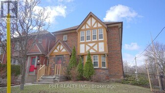 1082 Avenue Rd in Toronto, ON - Building Photo