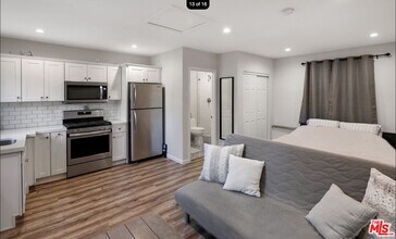 4411 Radford Ave in Los Angeles, CA - Building Photo - Building Photo