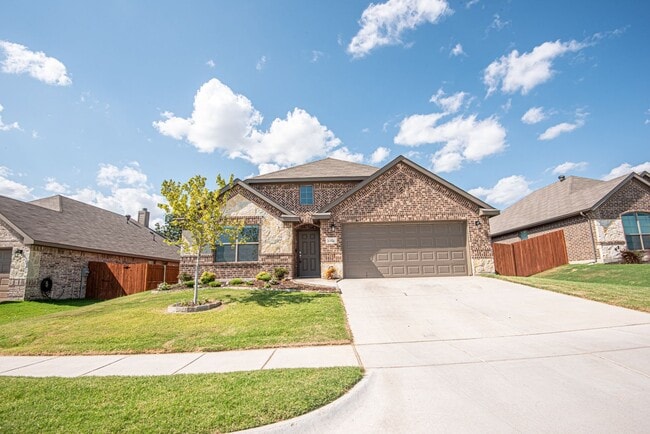 1016 Deer Valley Dr in Weatherford, TX - Building Photo - Building Photo