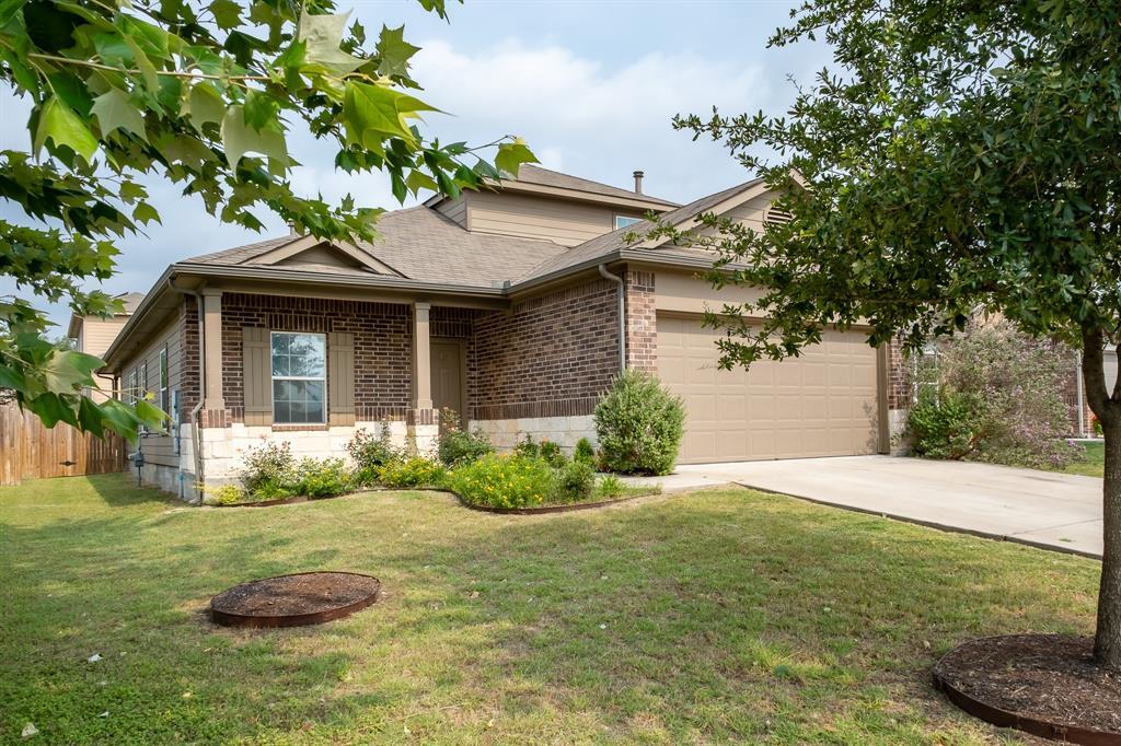 221 James Adkins Dr in Kyle, TX - Building Photo