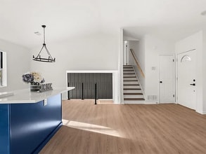 4933 Parkwest Dr in Stone Mountain, GA - Foto de edificio - Building Photo