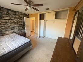 1001 NW 202nd St in Miami, FL - Building Photo