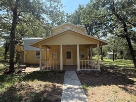 10195 Wilke Rd in Kingsbury, TX - Building Photo