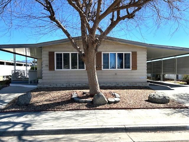 570 Mariposa Dr in Hemet, CA - Building Photo