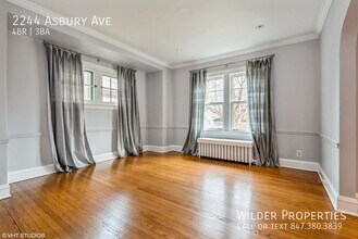 2244 Asbury Ave in Evanston, IL - Building Photo - Building Photo